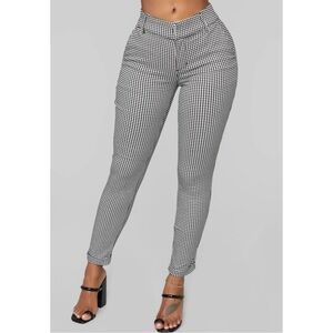🚫SOLD NWT Fashion Nova Black & White Checkered “Audry Ankle Cuff Pants”